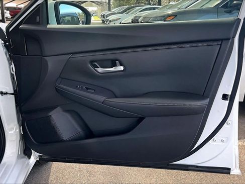 Certified 2024 Nissan Sentra SV image 22