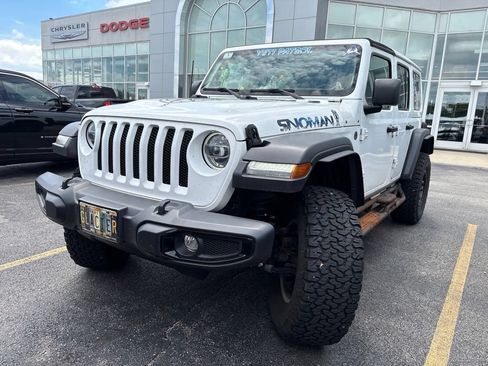 Used 2022 Jeep Wrangler Unlimited Sport AWD/4WD image 2