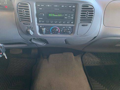 Used 2003 Ford F150 XLT AWD/4WD image 10