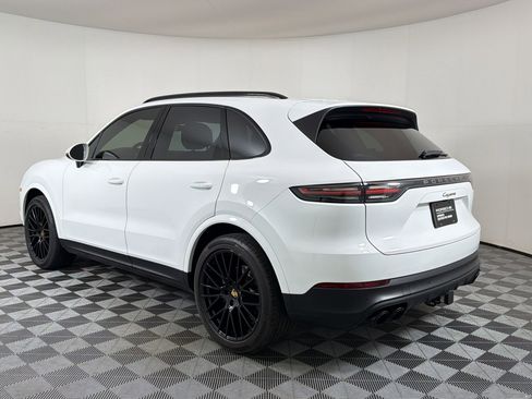Certified 2022 Porsche Cayenne Platinum Edition AWD/4WD image 3