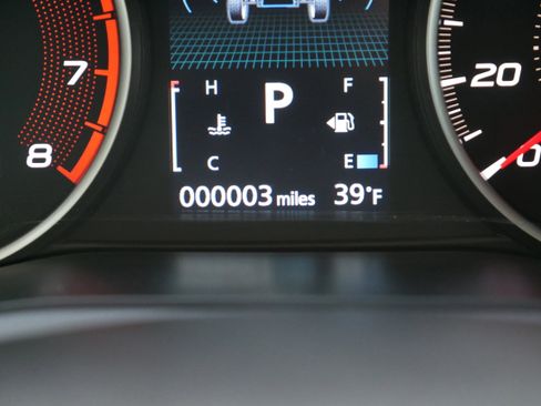 New 2025 Mitsubishi Eclipse Cross LE image 29