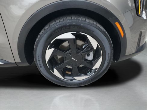 Certified 2025 Kia Sorento EX w/ EX Panoramic Sunroof Package image 33