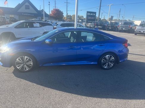 Used 2017 Honda Civic EX-T image 2
