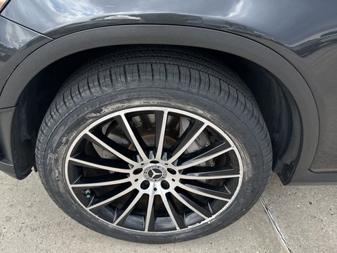 Used 2022 Mercedes-Benz GLC 300 GLC 300 Coupe image 2