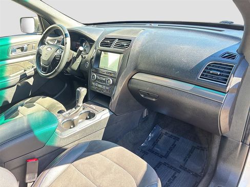 Used 2018 Ford Explorer XLT w/ Equipment Group 202A image 34