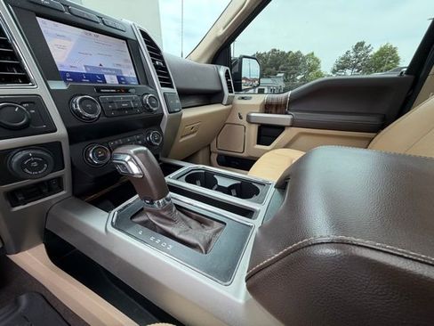 Used 2020 Ford F150 Lariat image 16