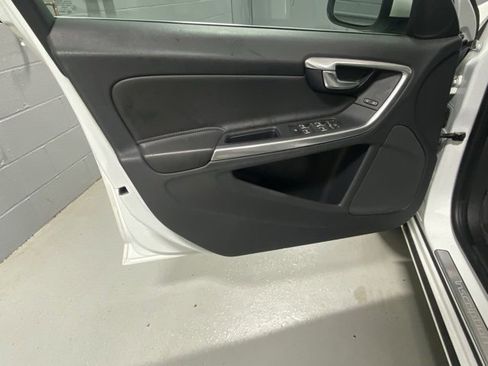 Used 2017 Volvo S60 T5 Inscription w/ Convenience Package image 6