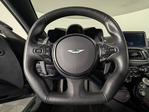Used 2023 Aston Martin V8 Vantage Coupe image 28