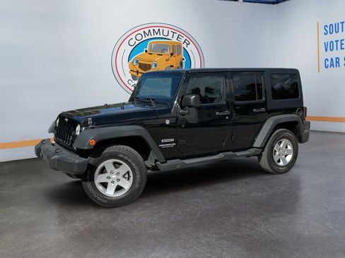 Used 2014 Jeep Wrangler Unlimited Sport w/ Quick Order Package 24S AWD/4WD image 2