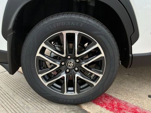 New 2026 Toyota Corolla Cross XLE image 8