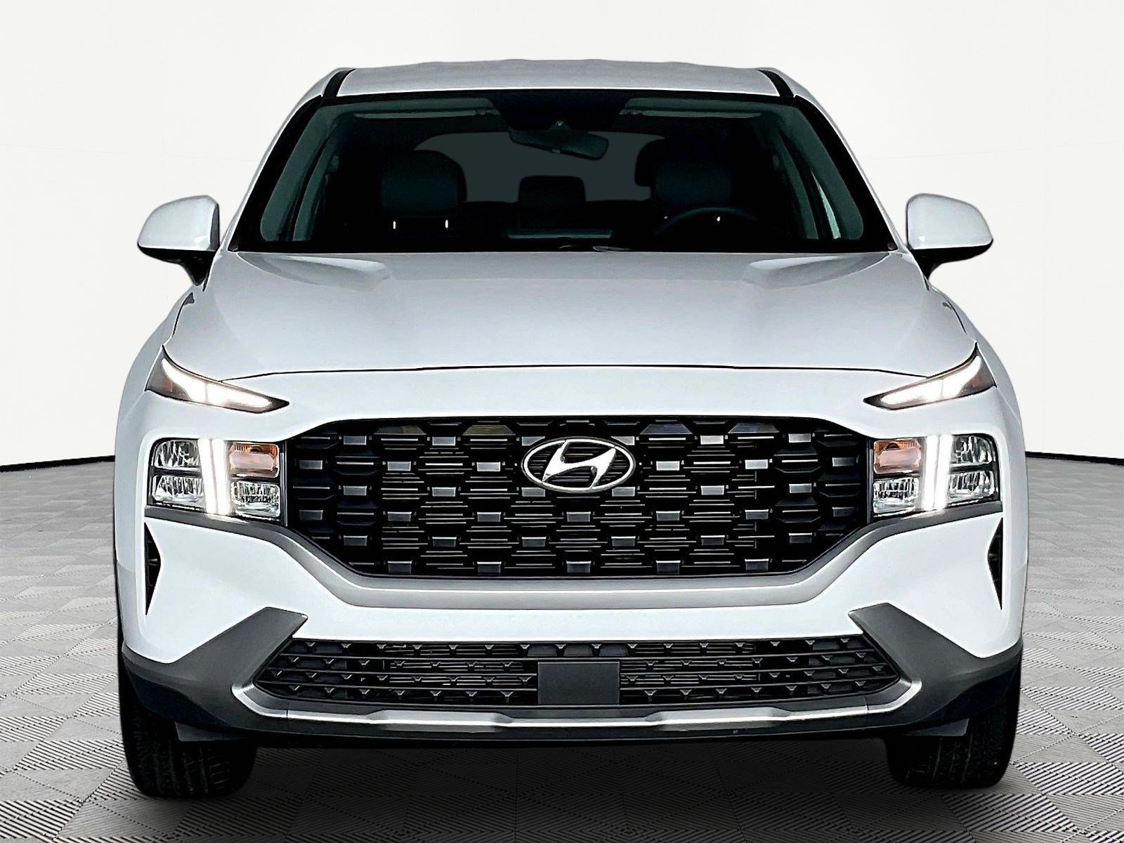 Used 2023 Hyundai Santa Fe SE w/ Cargo Package AWD/4WD image 2