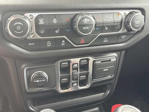 New 2026 Jeep Gladiator Sport AWD/4WD image 33