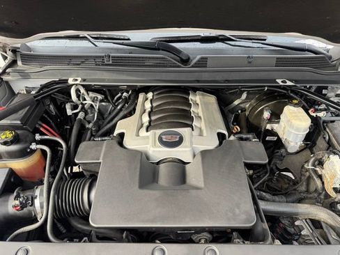 Used 2019 Cadillac Escalade Luxury image 12