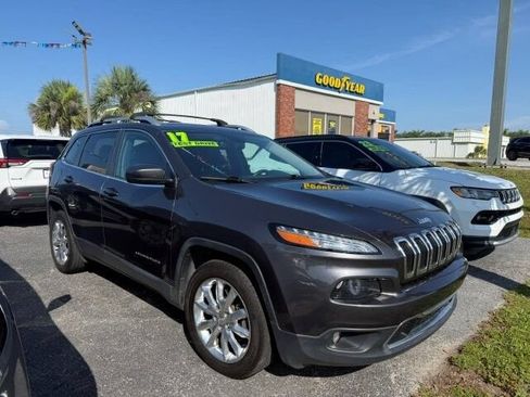 Used 2017 Jeep Cherokee Limited w/ Luxury Group FWD image 1