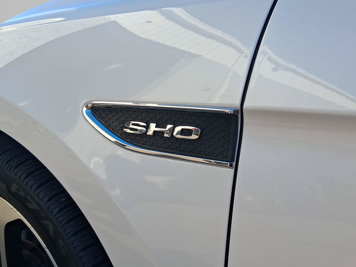 Used 2015 Ford Taurus SHO w/ Equipment Group 401A AWD/4WD image 8