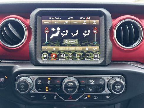 Used 2021 Jeep Wrangler Unlimited Rubicon image 24