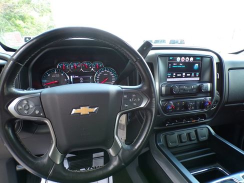 Used 2017 Chevrolet Silverado 1500 LTZ Z71 w/ LTZ Plus Package AWD/4WD image 10