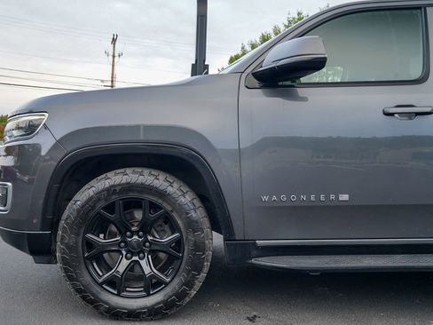 Used 2022 Jeep Wagoneer Series II image 2