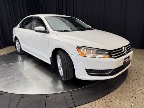 Used 2015 Volkswagen Passat 1.8T SE FWD image 10