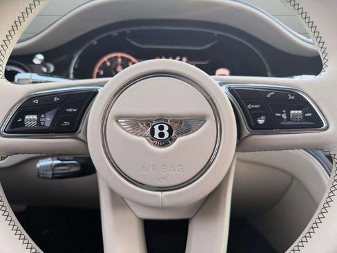 Certified 2024 Bentley Flying Spur V8 image 24