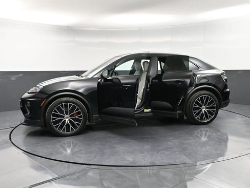 Certified 2025 Porsche Macan 4S Electric image 36