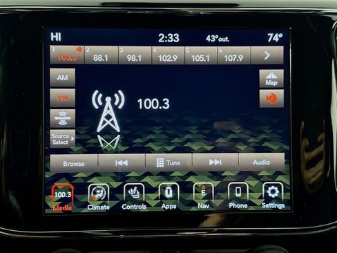 Used 2021 Jeep Grand Cherokee Laredo X image 15