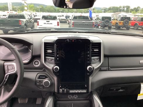New 2026 RAM 1500 Big Horn AWD/4WD image 9