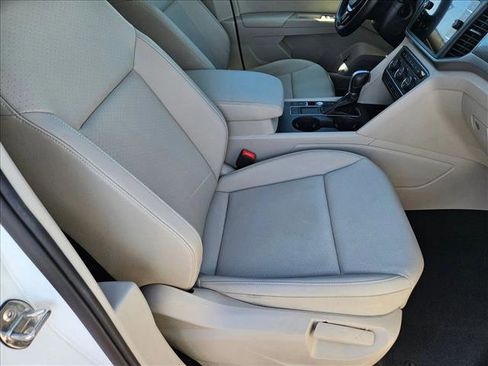 Used 2019 Volkswagen Atlas SE w/ Panoramic Sunroof Package image 22