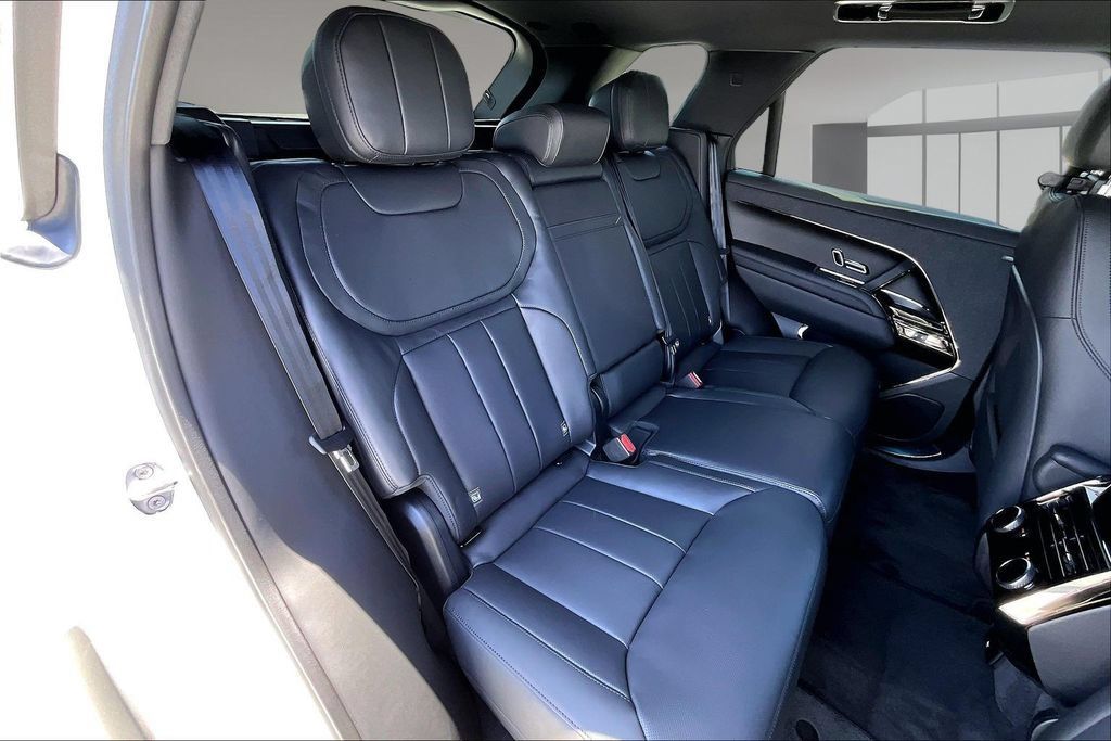 New 2026 Land Rover Range Rover Sport Dynamic SE AWD/4WD image 10
