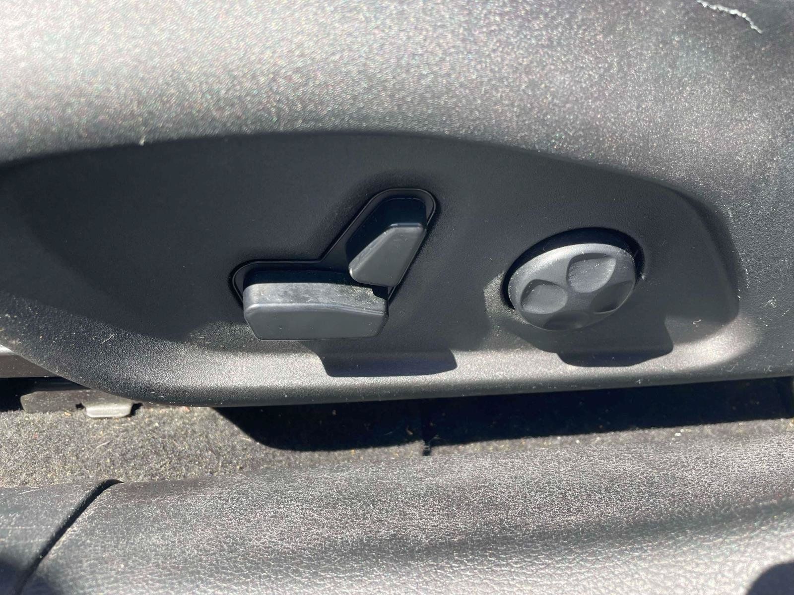 Used 2020 Jeep Compass Latitude FWD image 12