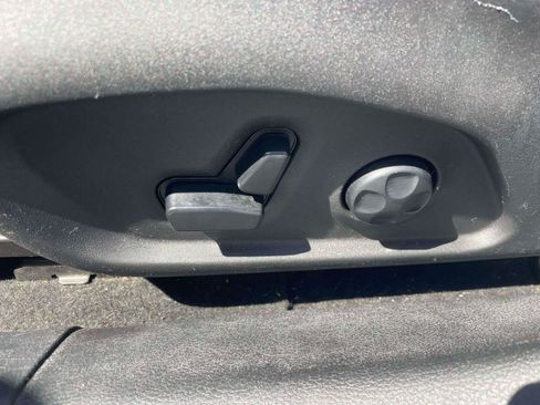 Used 2020 Jeep Compass Latitude FWD image 12