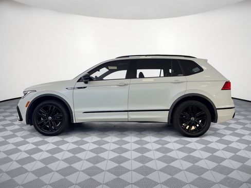 Used 2022 Volkswagen Tiguan SE R-Line FWD image 2