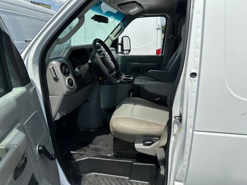 Used 2014 Ford E-150 and Econoline 150 image 11