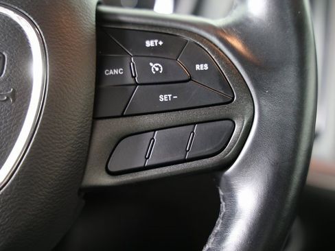 Certified 2023 Dodge Challenger SXT image 13