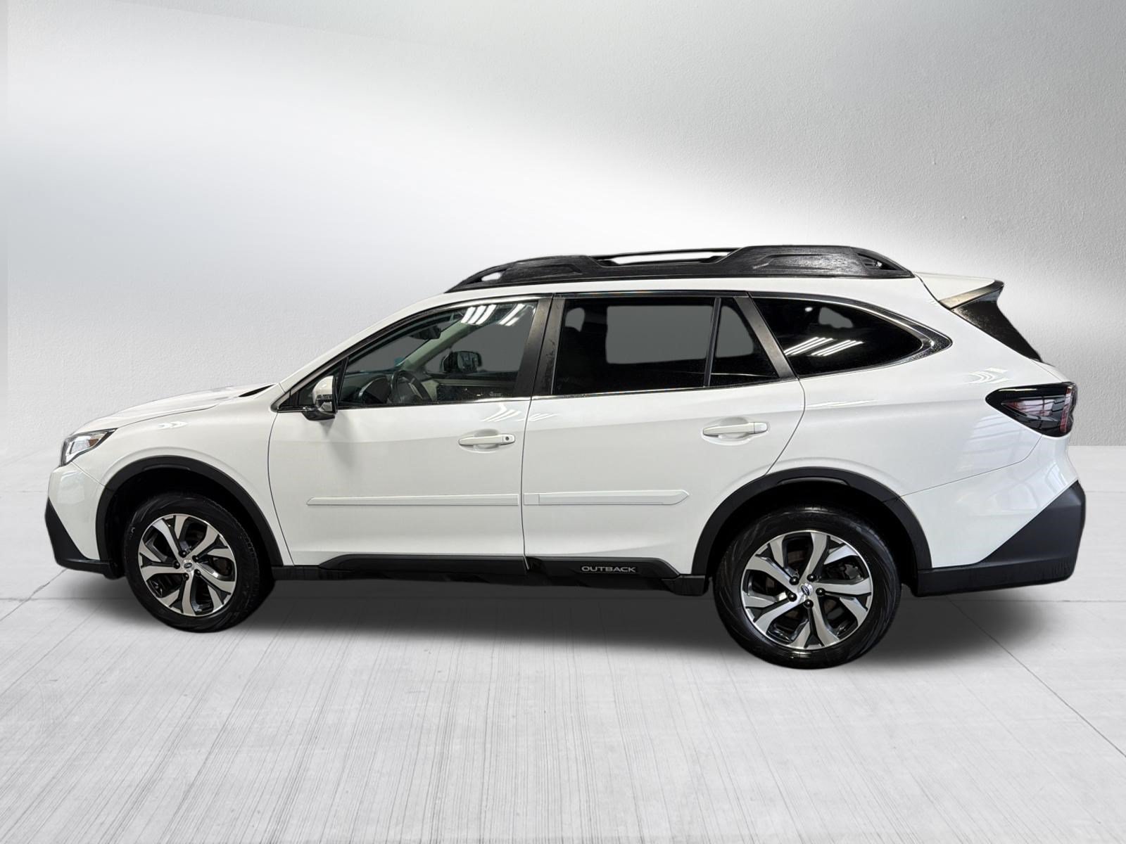 Certified 2022 Subaru Outback Limited AWD/4WD image 4