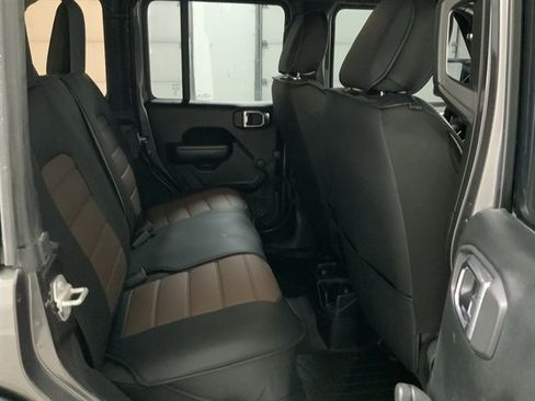 Used 2018 Jeep Wrangler Unlimited Sport AWD/4WD image 19