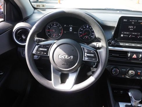 Used 2023 Kia Forte LXS w/ LXS Technology Package FWD image 32