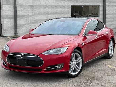 Used 2014 Tesla Model S 85 RWD image 2