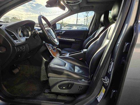 Used 2017 Volvo XC60 T6 Inscription w/ Preferred Option Package image 9