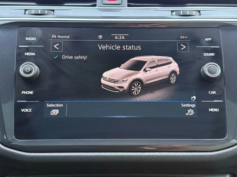 Used 2021 Volkswagen Tiguan SE R-Line image 38