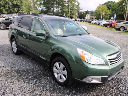 Used 2011 Subaru Outback 2.5i Limited AWD/4WD image 4