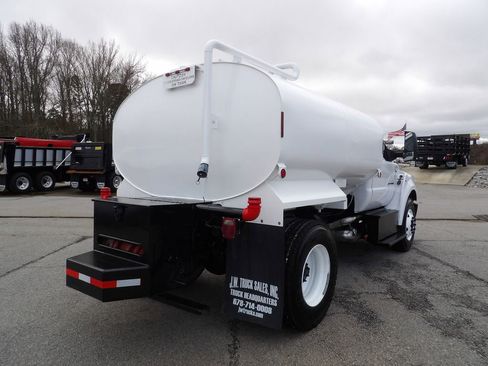 Used 2023 Ford F750 2WD Regular Cab Super Duty image 7