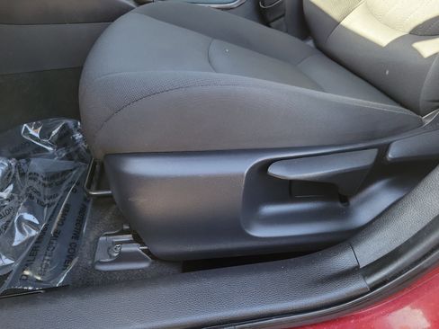 Certified 2022 Toyota Corolla LE image 13