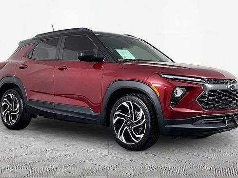 Certified 2024 Chevrolet TrailBlazer RS w/ Driver Confidence Package FWD image 3
