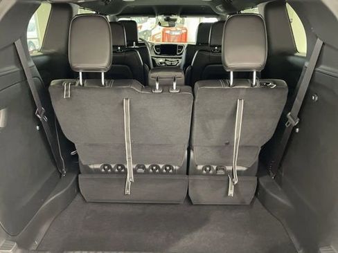 New 2026 Chrysler Pacifica Select AWD/4WD image 10