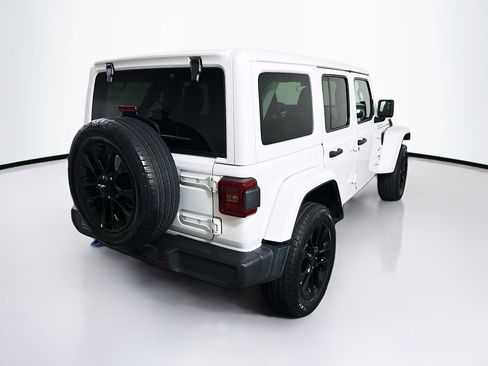 Used 2024 Jeep Wrangler Unlimited Sahara AWD/4WD image 4