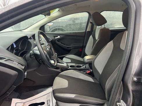 Used 2014 Ford Focus SE w/ SE Sport Package image 15