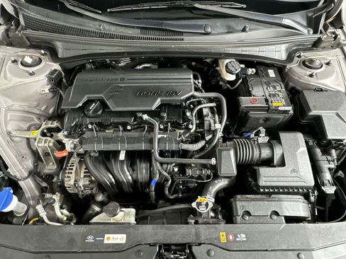 Used 2022 Hyundai Elantra SEL w/ Convenience + Premium Package image 29