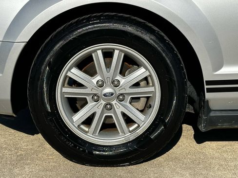 Used 2005 Ford Mustang Coupe image 11