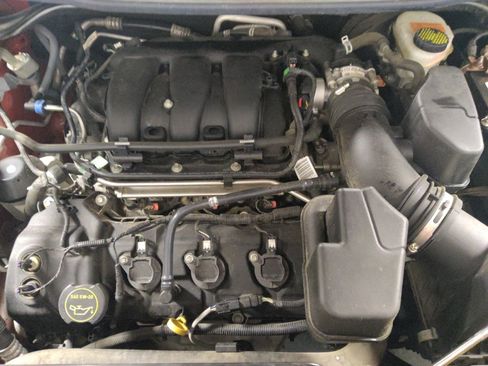Used 2018 Ford Explorer XLT FWD image 30